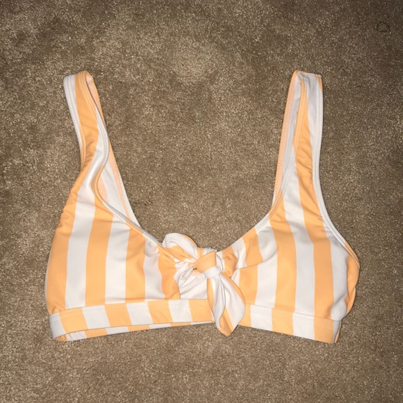 Forever 21 Other - 🦋Yellow and white striped bikini top!